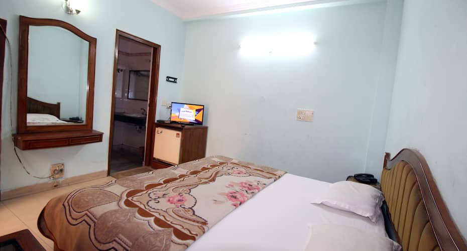 TG Rooms Saraswati Marg, New Delhi 4